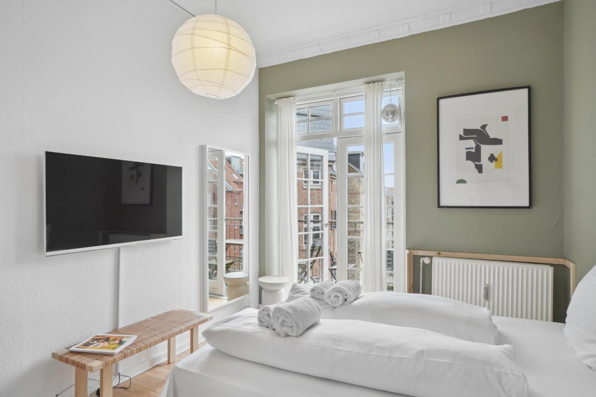 Come Modern 1br In City-center Lägenhet
